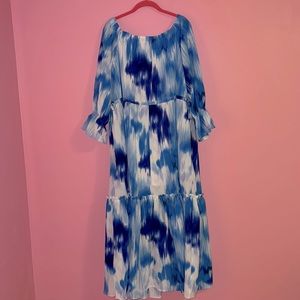 New Scoop off the shoulder dress in XL.